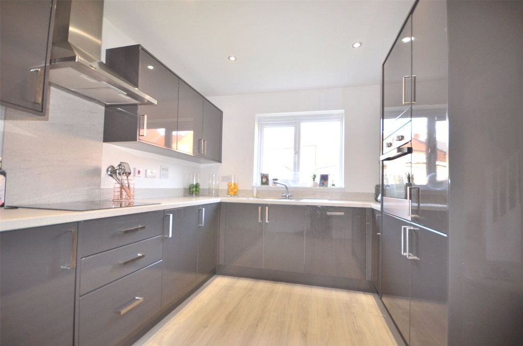 Property photo 2 of 13 Kitchen