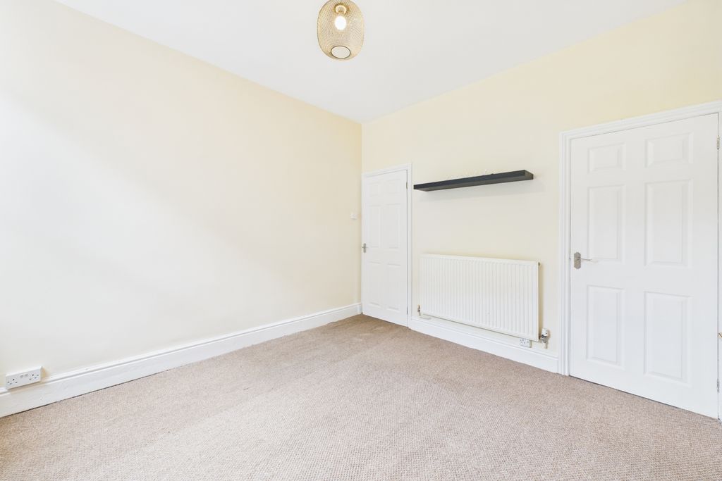 Property photo 3 of 16 Dining Room