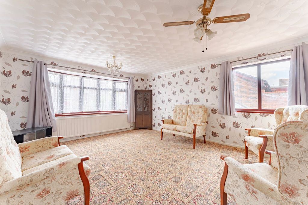 Property photo 3 of 18