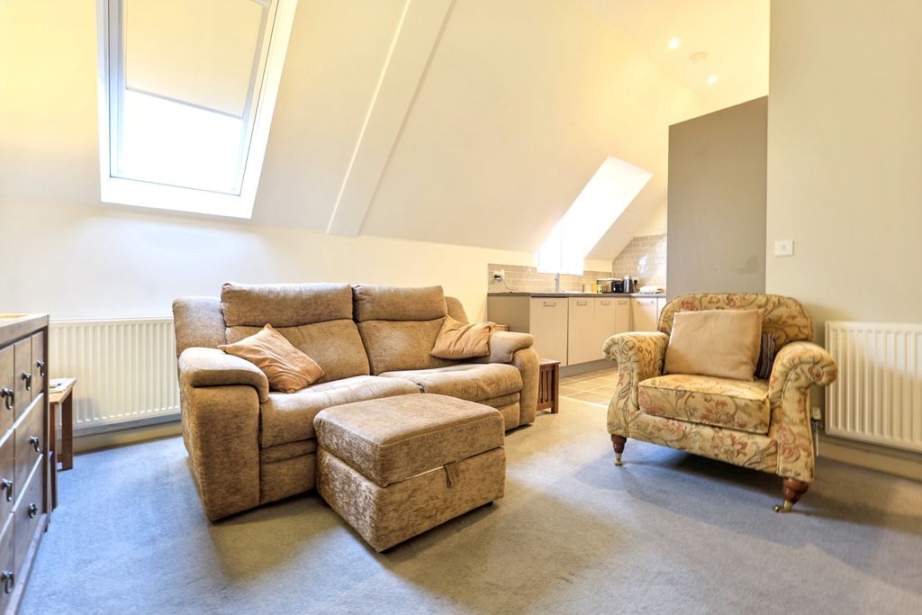 Property photo 3 of 11 Img_2643