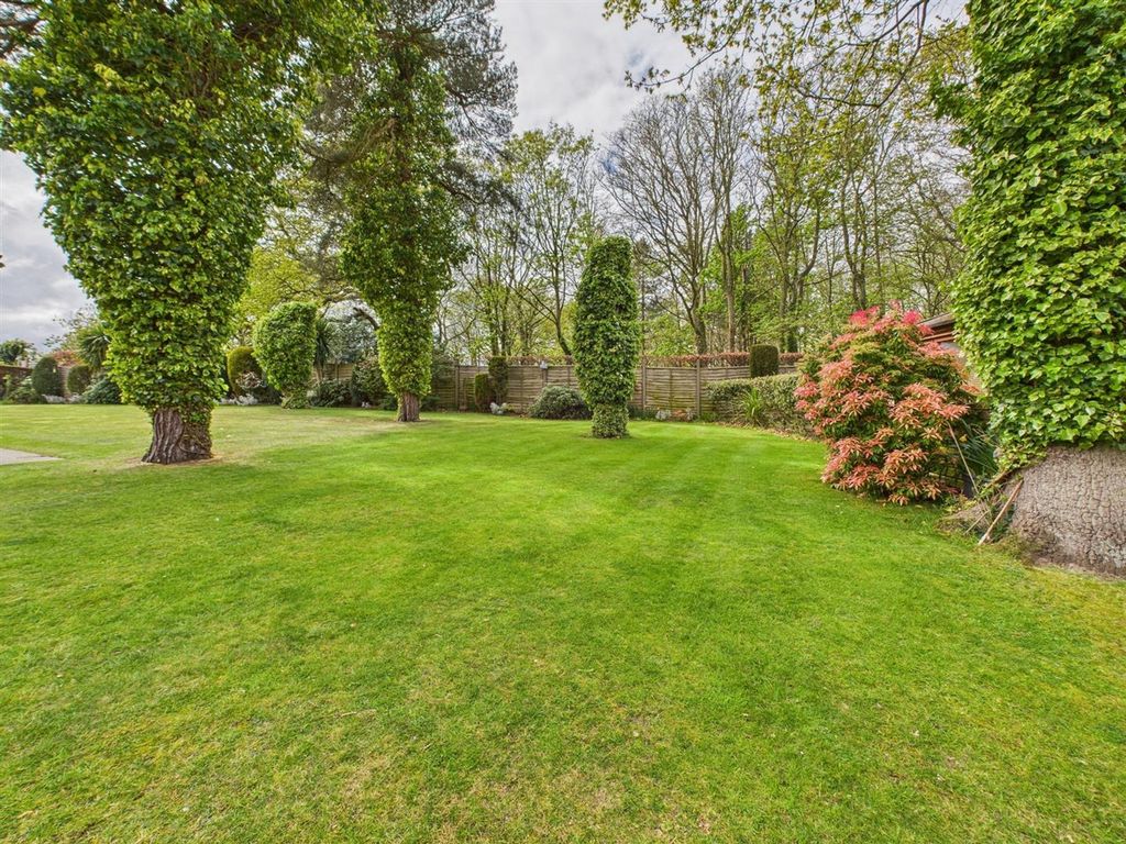Property photo 3 of 17 Cam04116G0-Pr0167-Still015.Jpg