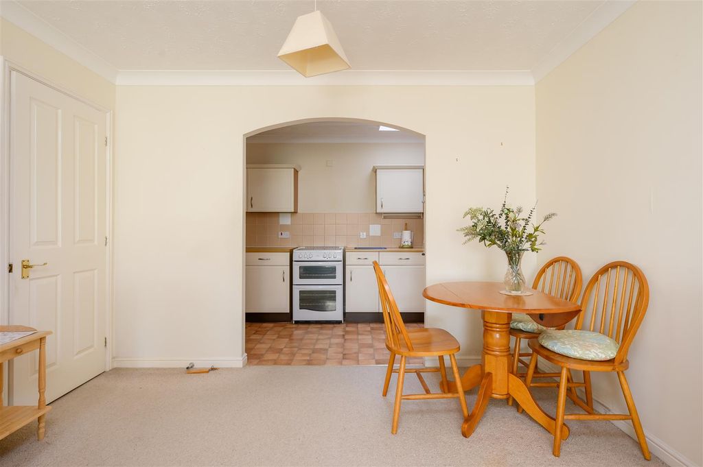 Property photo 3 of 9 Dining