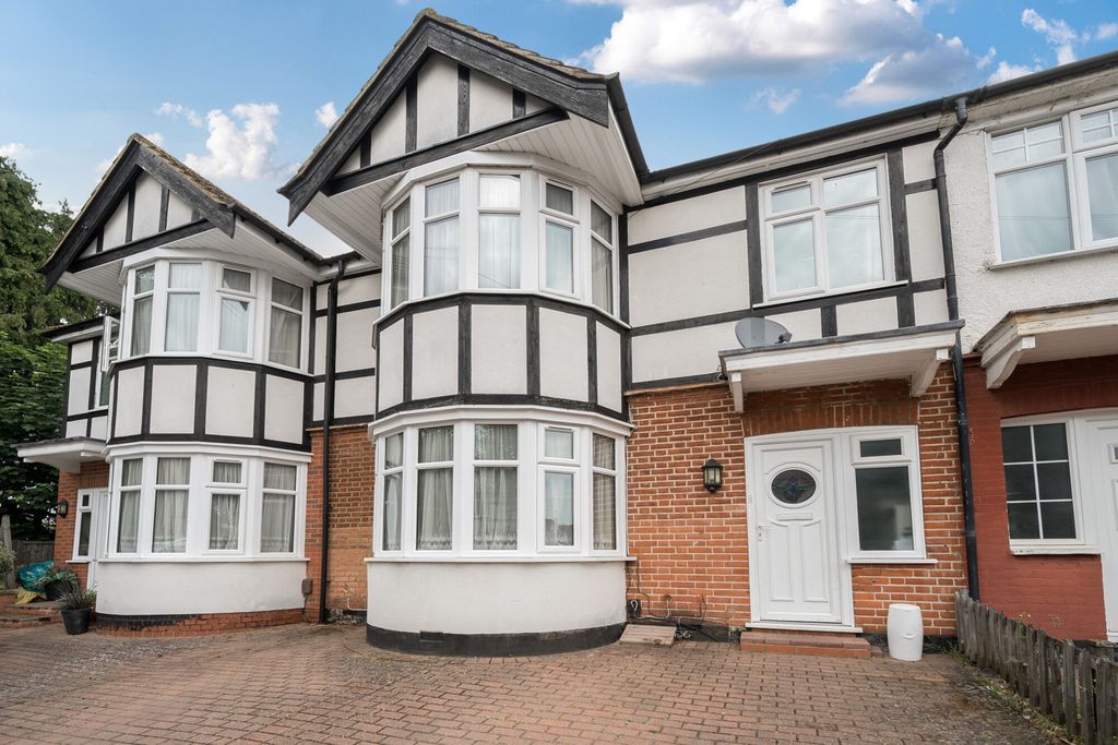 Property photo 1 of 16 1298265-37-682Da5...