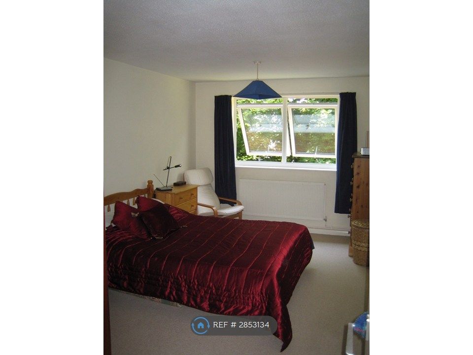 Property photo 2 of 5 Main Bedroom With Fitted Wardrobes