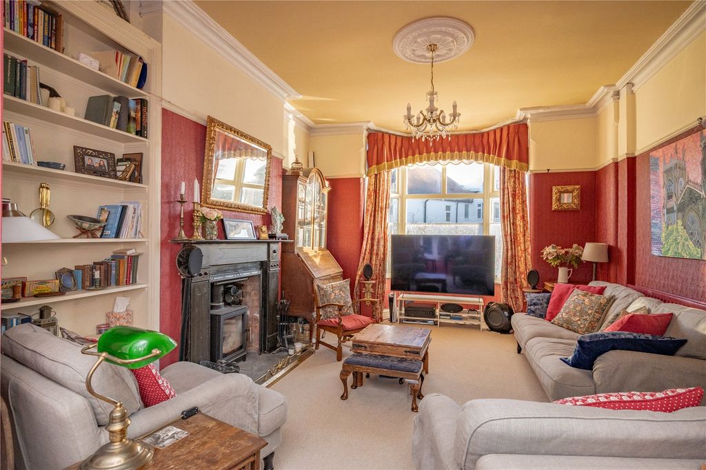 Property photo 2 of 29 Picture No. 01