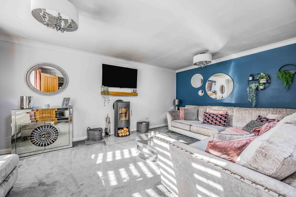 Property photo 2 of 33 Photo 12