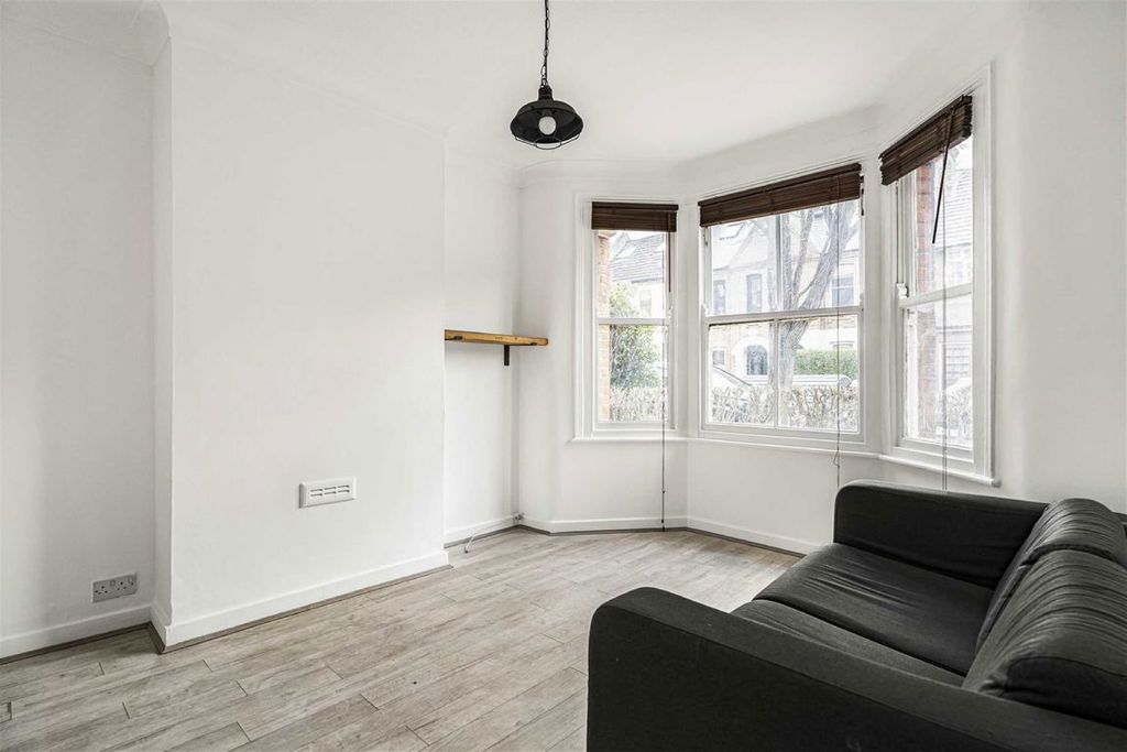 Property photo 2 of 7