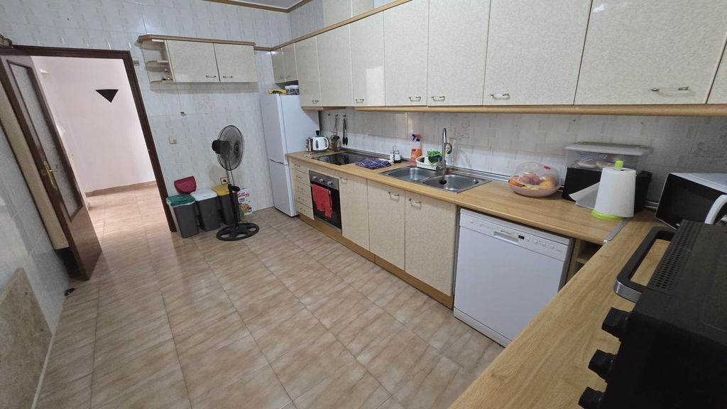 Property photo 3 of 39