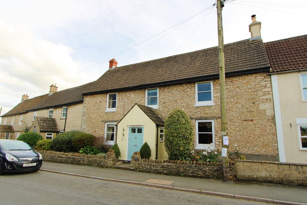 Property photo 1 of 32