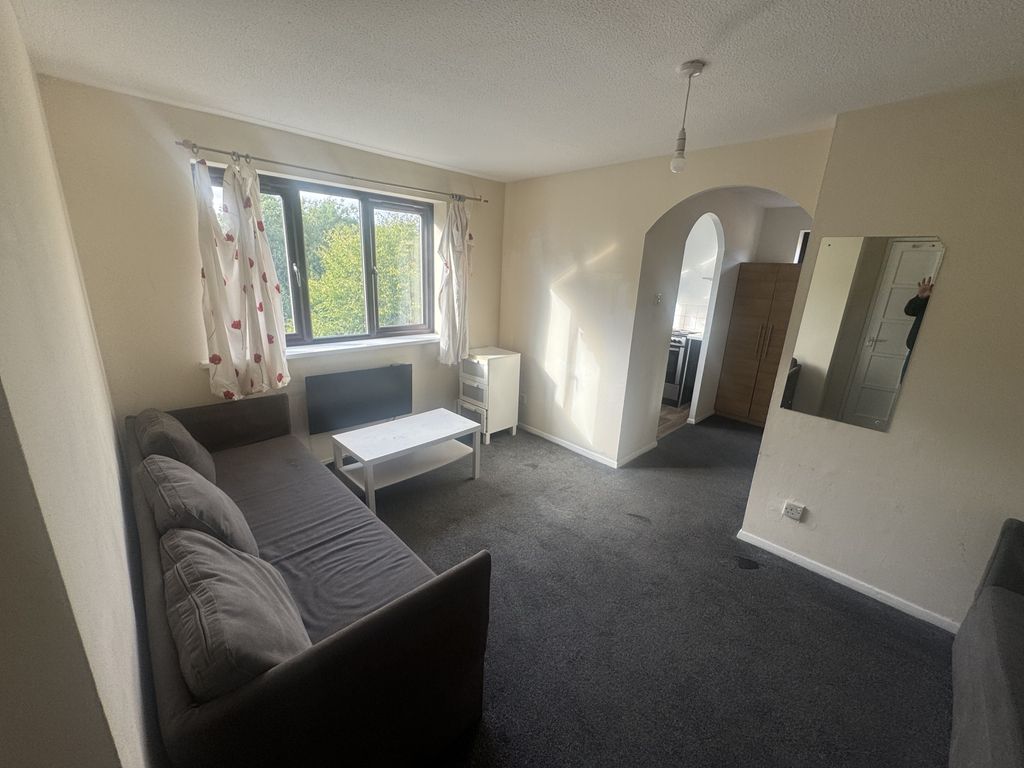 Property photo 1 of 5 1 Bed Flat To Rent