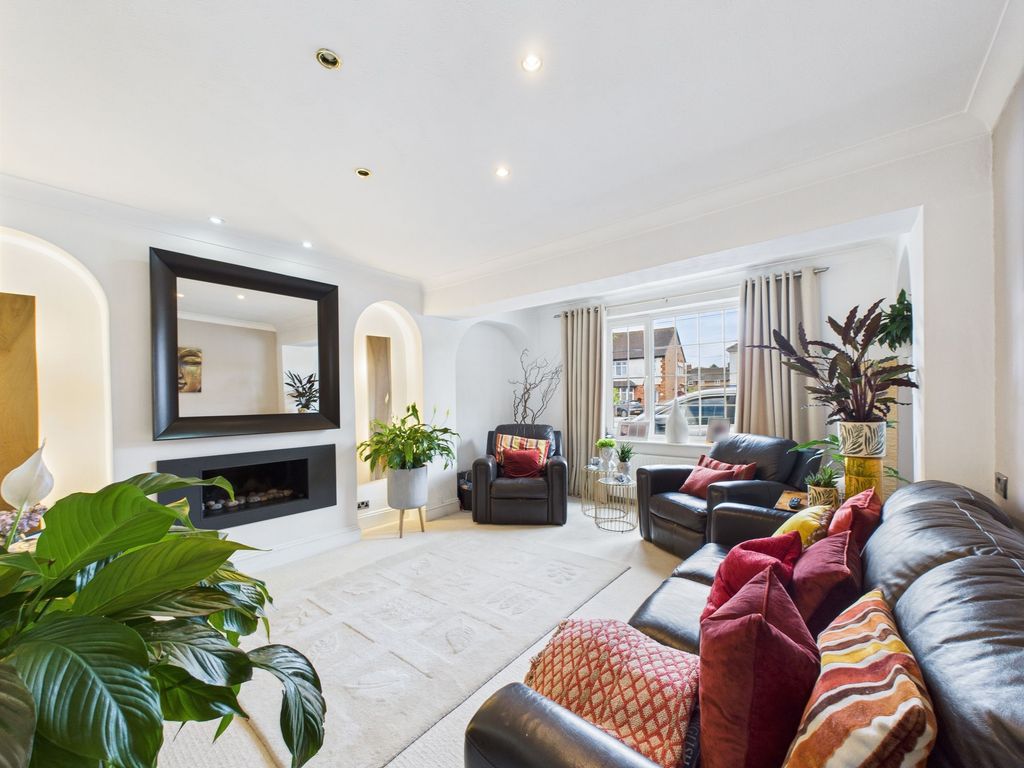 Property photo 3 of 25