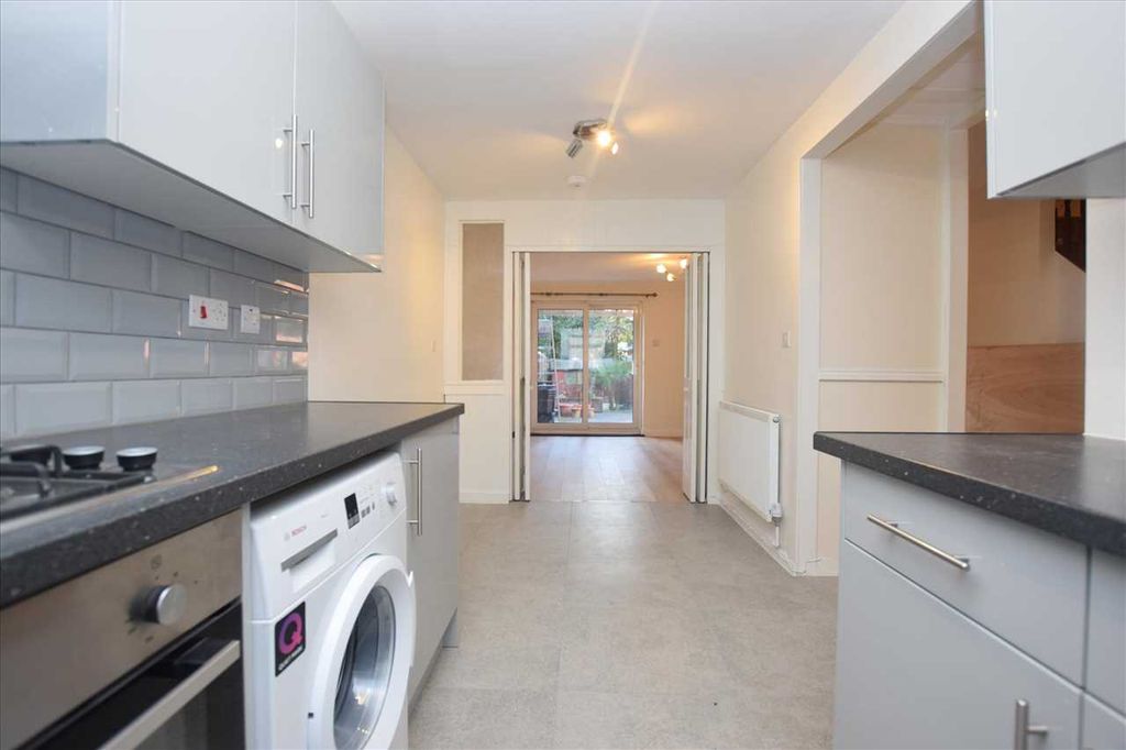 Property photo 3 of 12 Kitchen