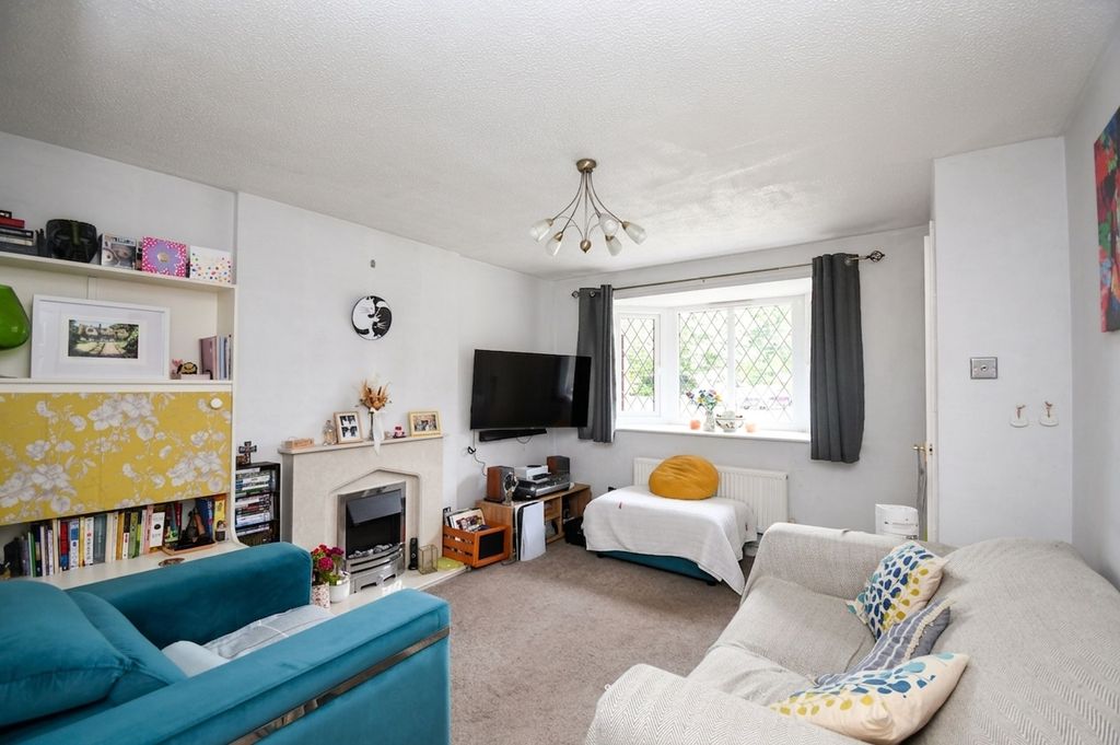 Property photo 2 of 11