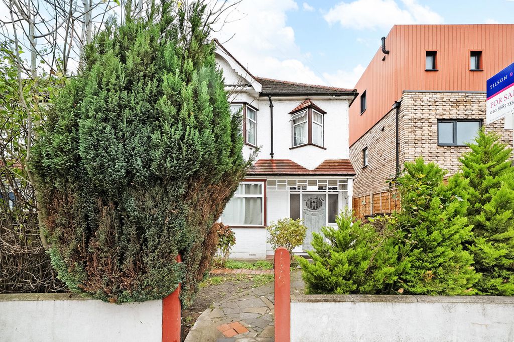 Property photo 2 of 21 Front (Exterior)