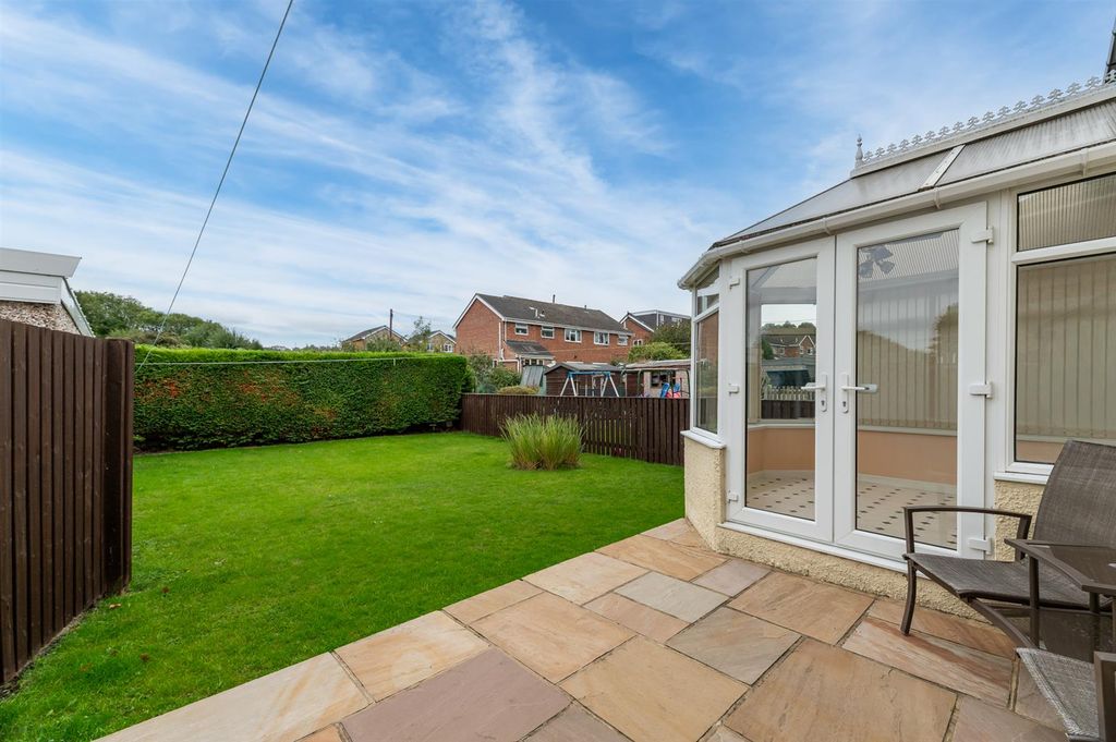 Property photo 2 of 26 Garden