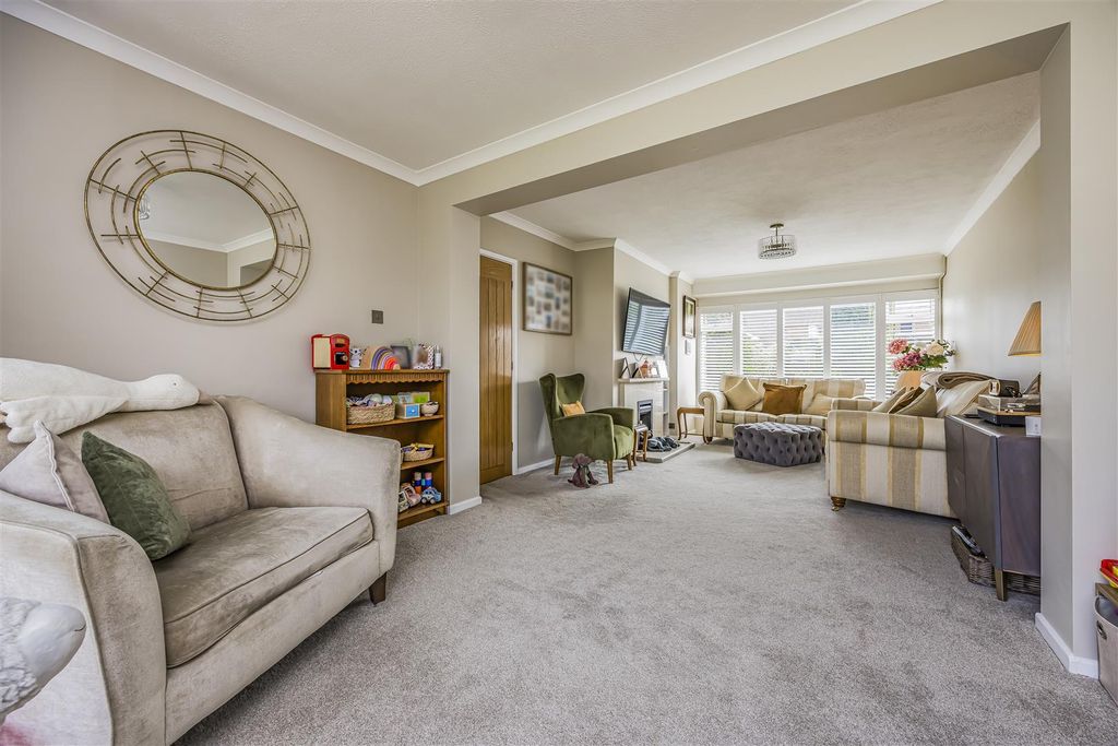 Property photo 2 of 28 5 Cams Bay Close, Fareham-Porticomarketing-Soldby-