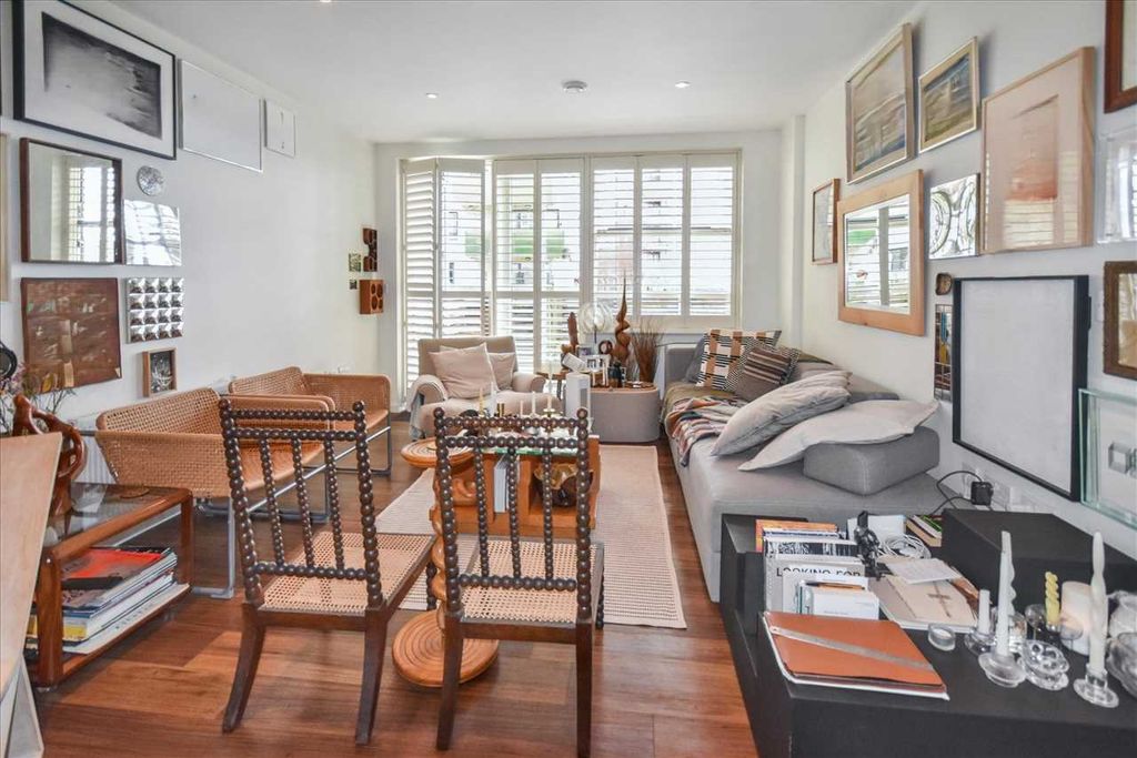 Property photo 3 of 8