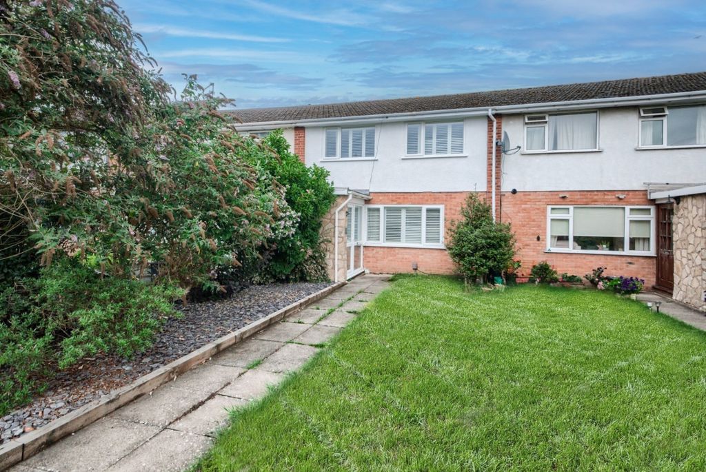 Property photo 3 of 14 Loxley Close New Front