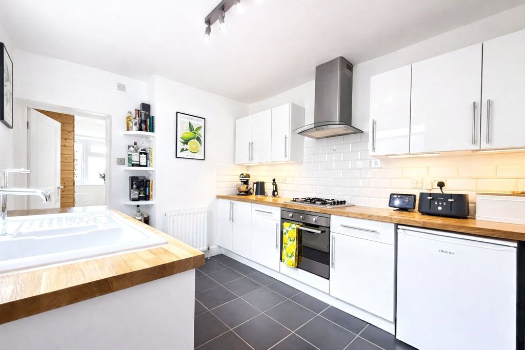 Property photo 2 of 14 Picture 2