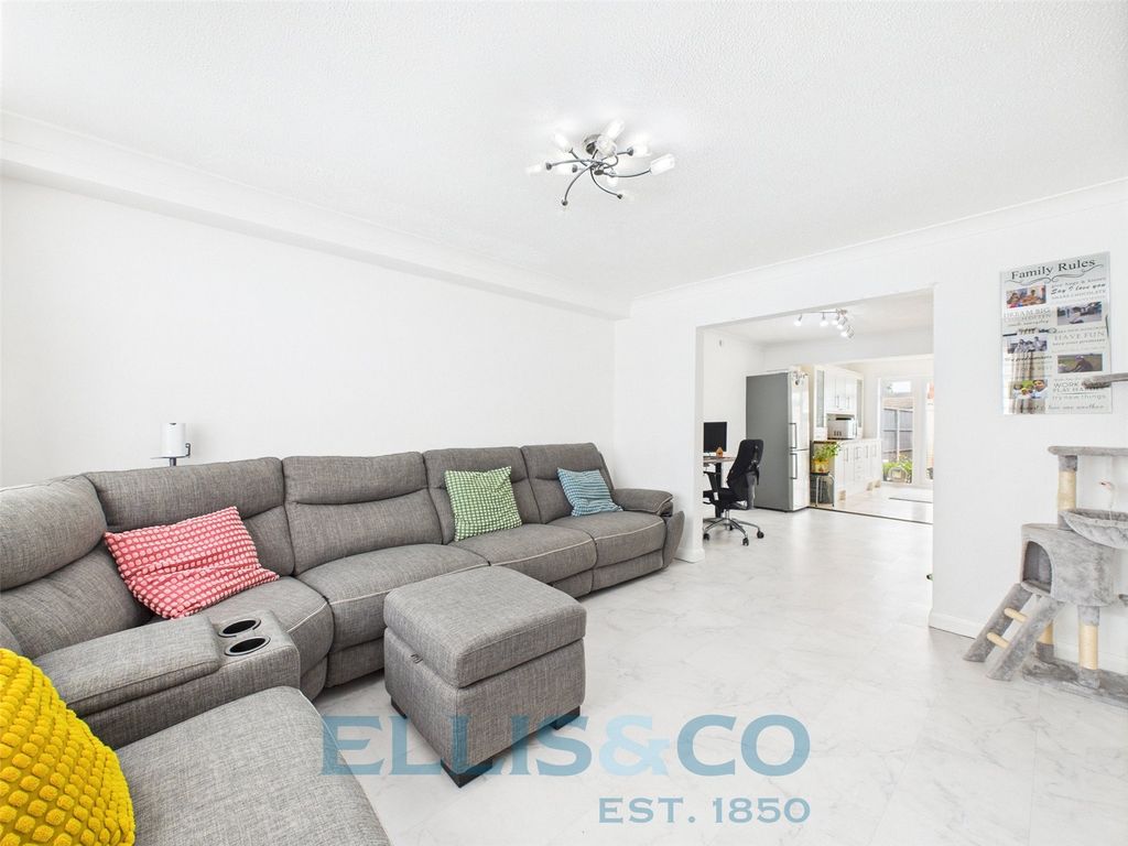 Property photo 3 of 14 Picture No. 06