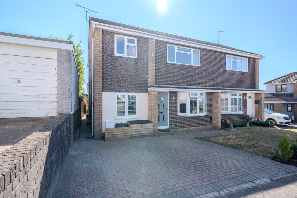 4 bed semi-detached house for saleHanover Close, Chepstow, 5 NP16