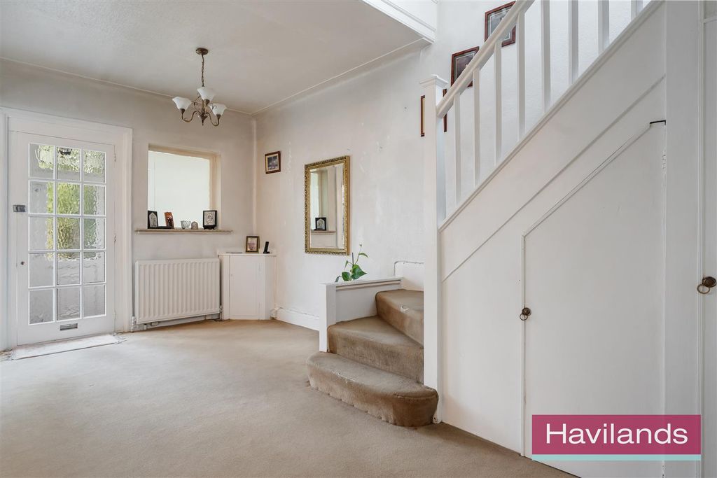 Property photo 3 of 22 Hillfield Park-19.Jpg