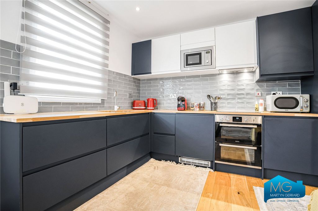 Property photo 1 of 24 Picture No. 18