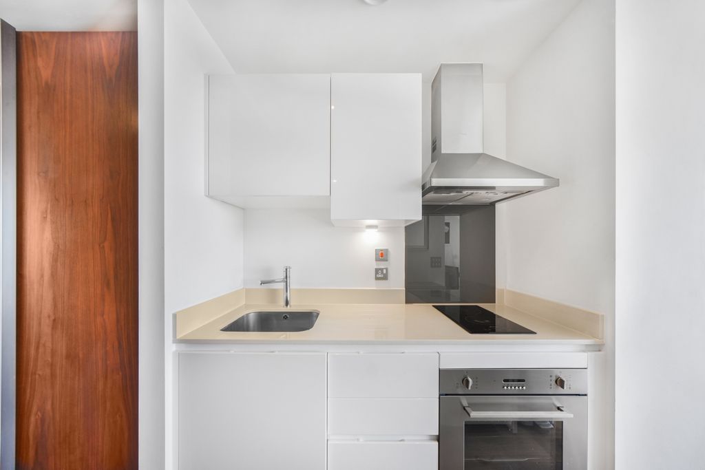 Property photo 2 of 12 Kitchen