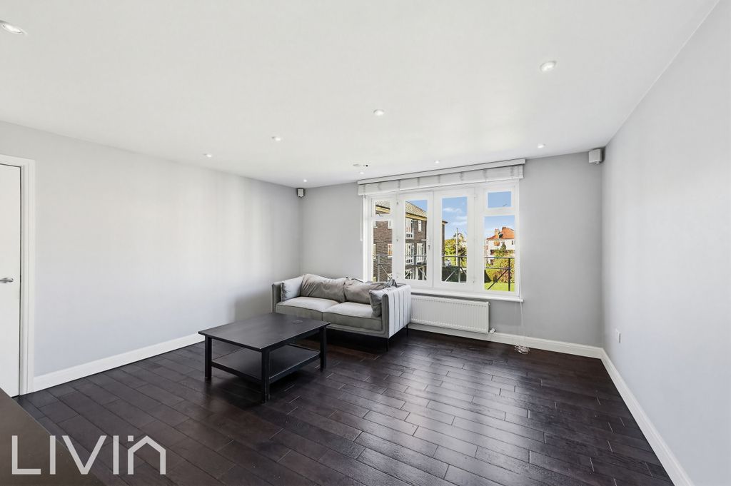 Property photo 2 of 12 2