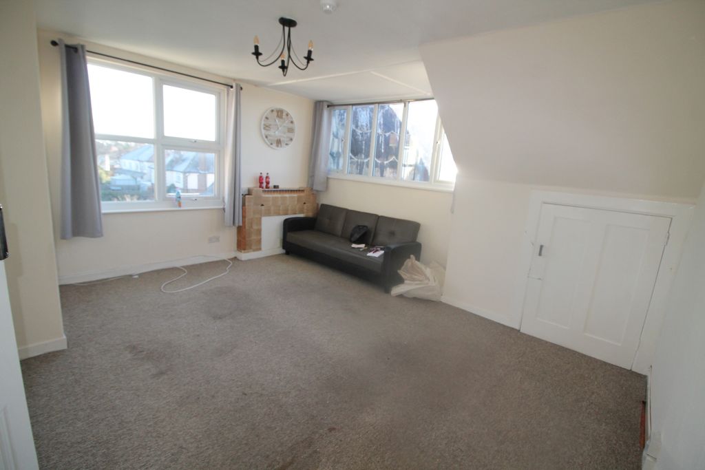 Property photo 3 of 6