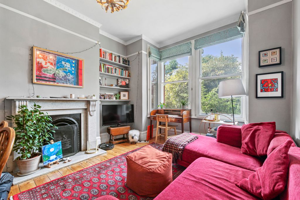 Property photo 3 of 19 Working Marble Feature Fireplace