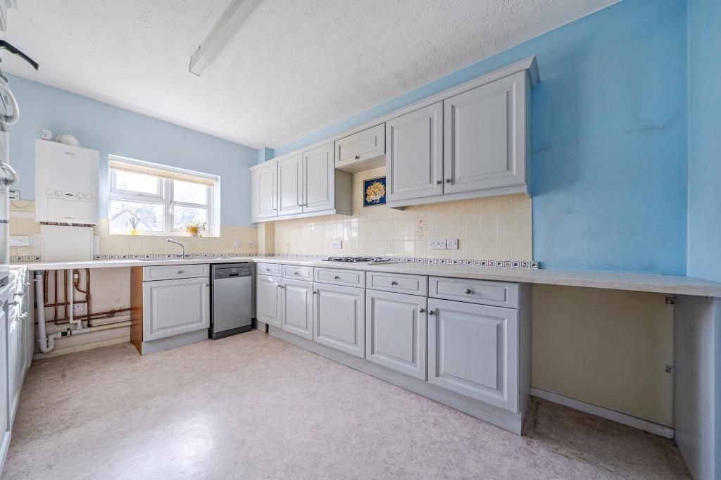 Property photo 3 of 20 Kitchen