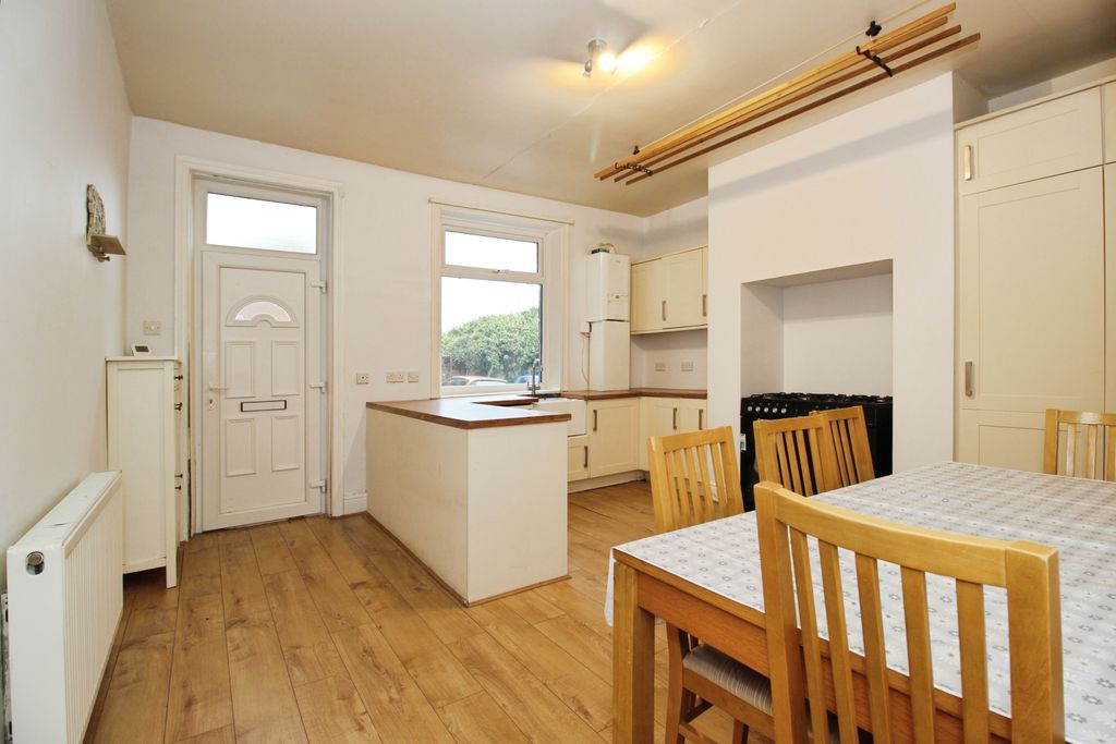 Property photo 3 of 14