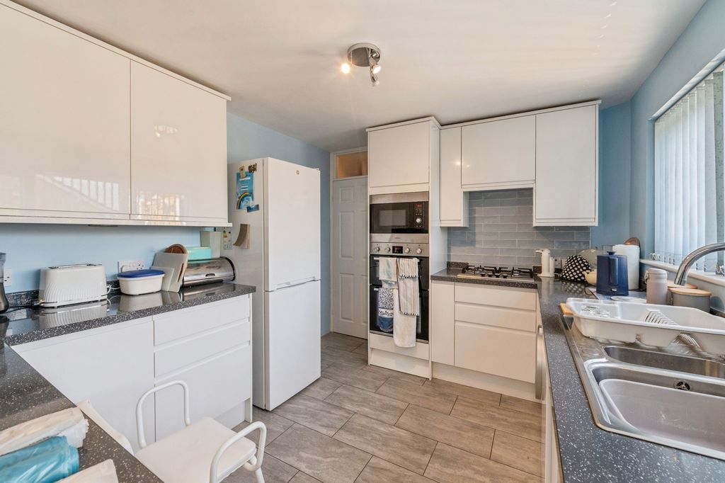 Property photo 2 of 16 Kitchen