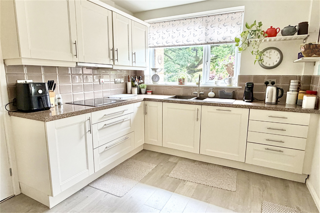 Property photo 2 of 49 Kitchen