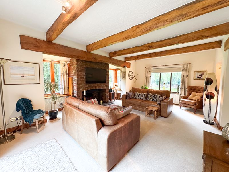 Property photo 2 of 39 Lounge