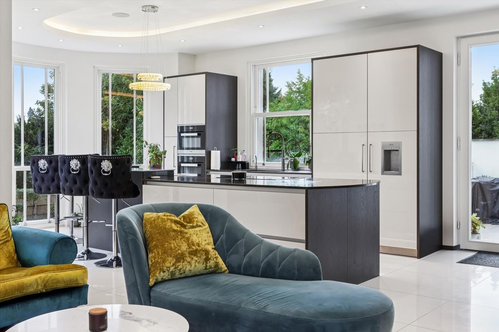 Additional image 5 of 7 bed detached house for saleThe Mount, Esher, Surrey KT10