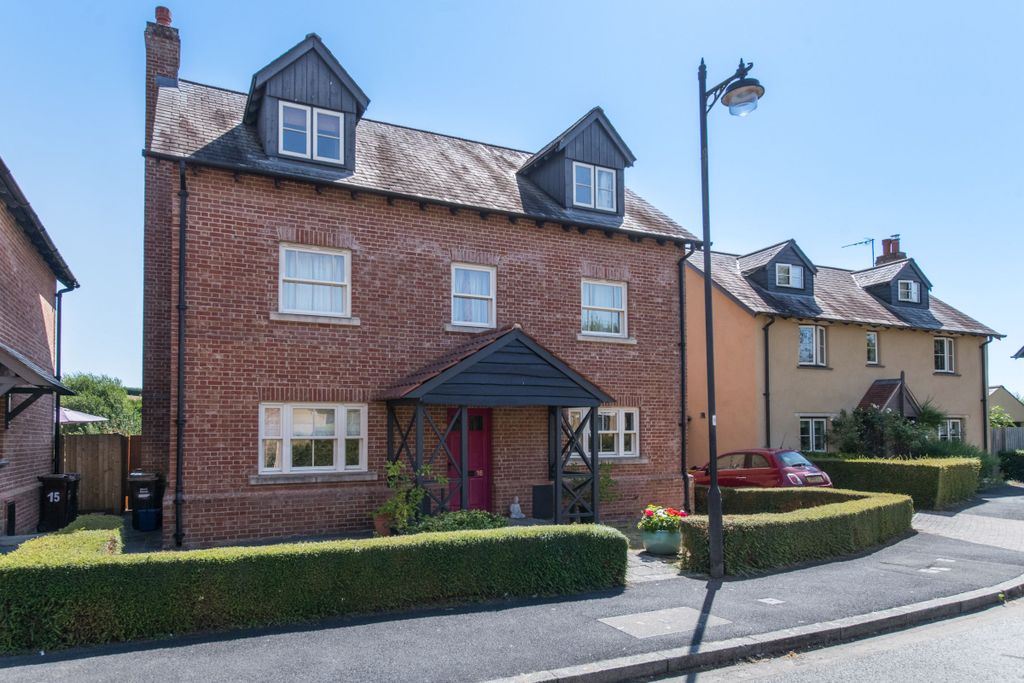 Property photo 1 of 37