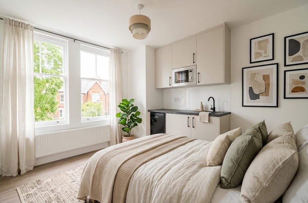 Property photo 1 of 10 Bedroom