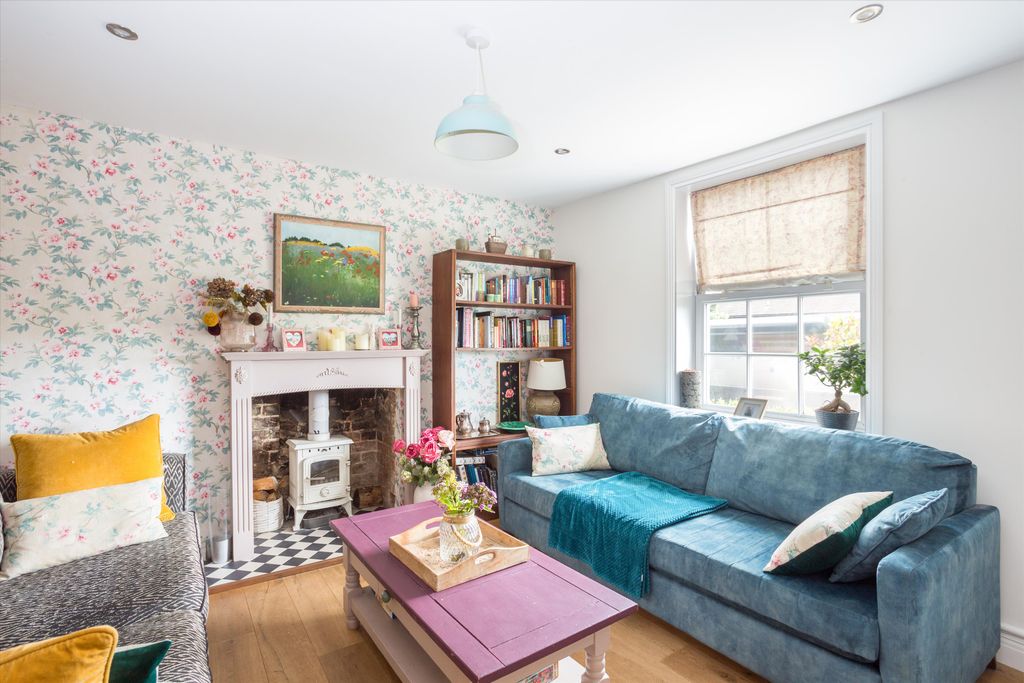 Property photo 3 of 20 Image