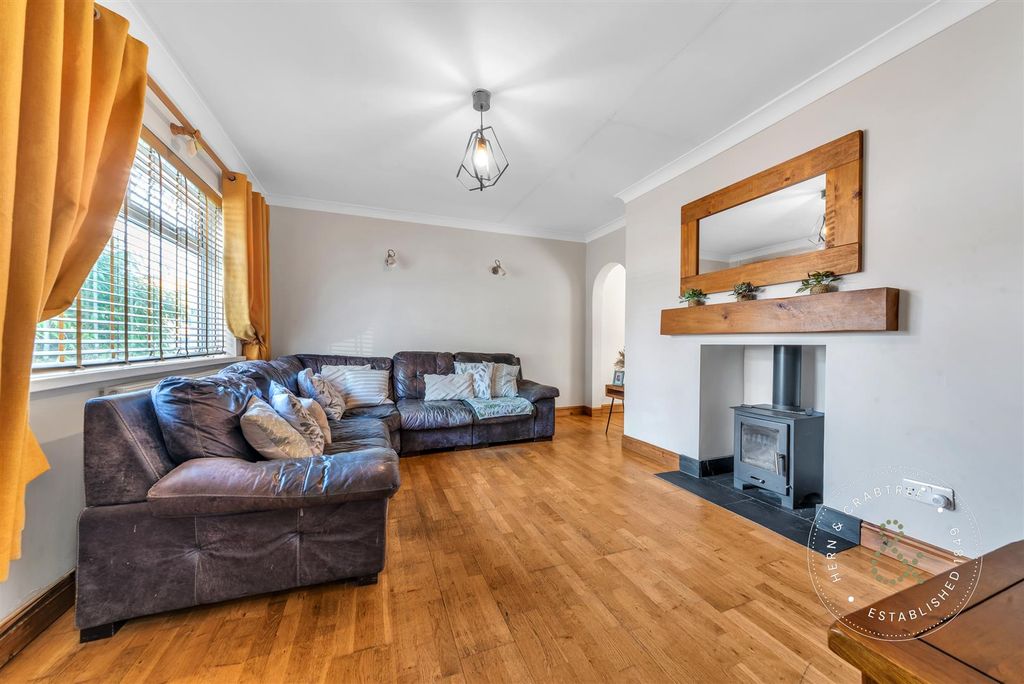 Property photo 2 of 39 Western-Drive-22.Jpg