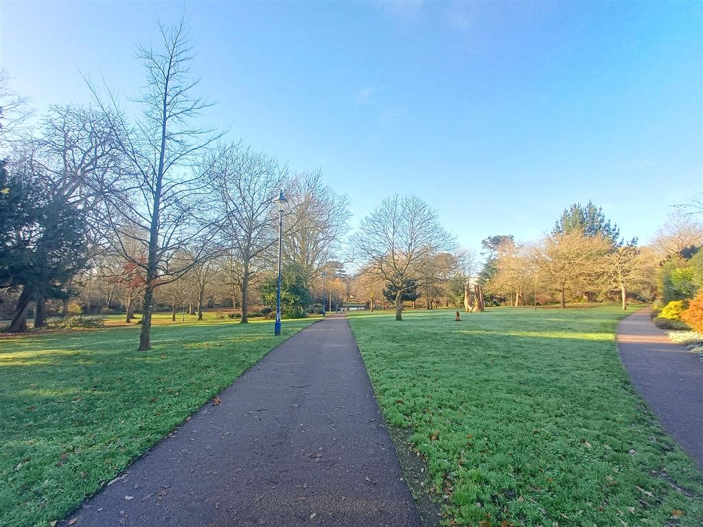 Property photo 2 of 7 Park2.Jpg
