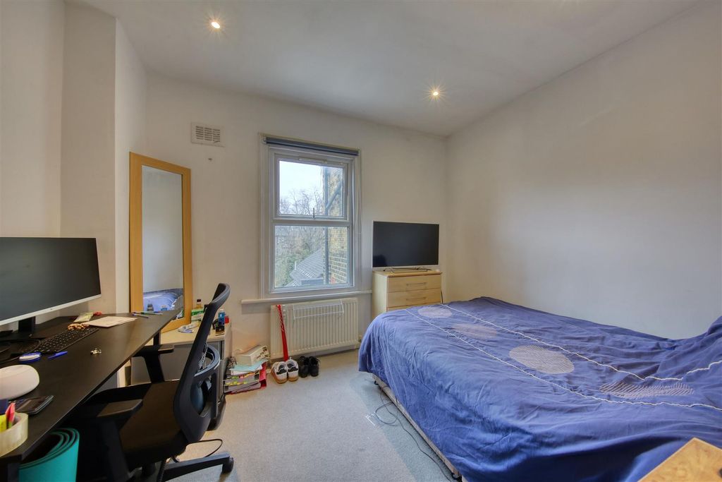 Property photo 2 of 6 Lansdowne Way Eden Harper