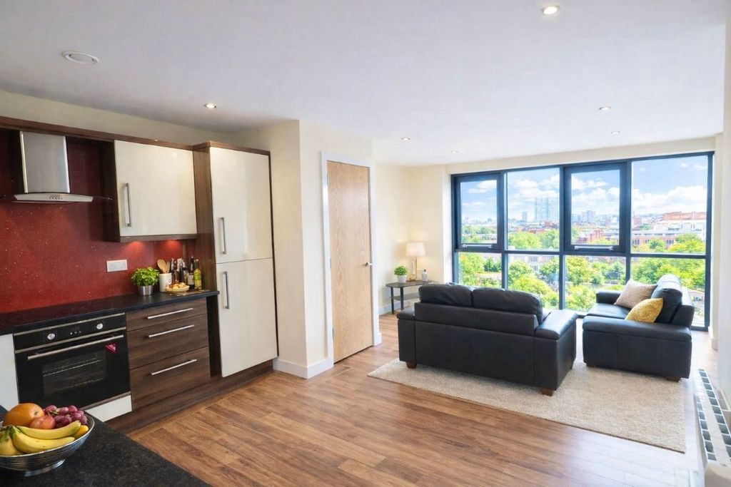 Property photo 3 of 11