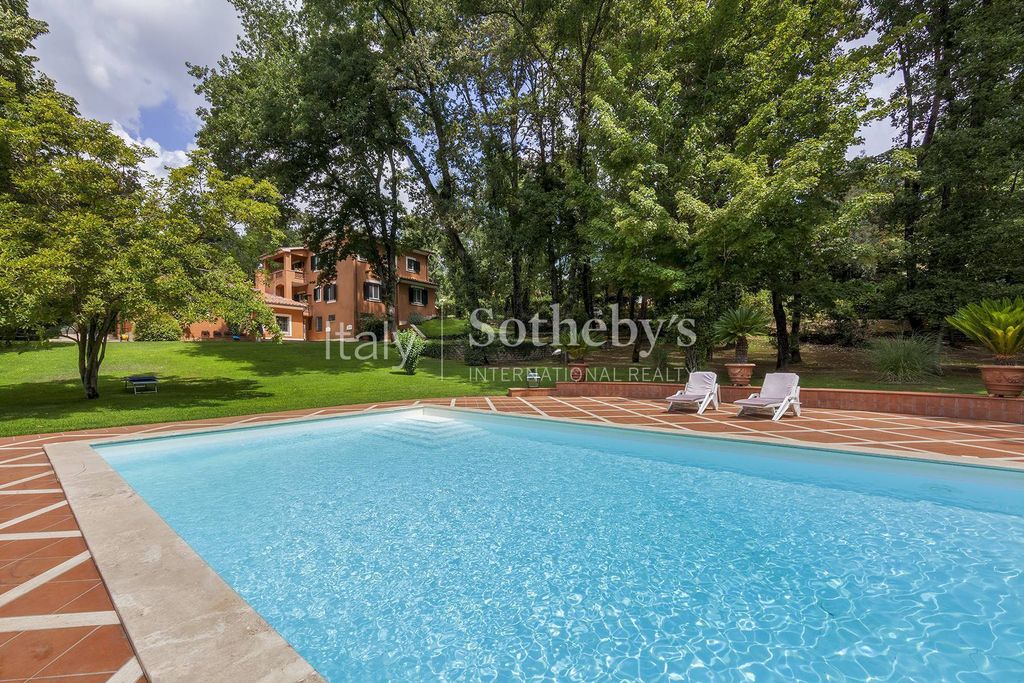 Property photo 2 of 26