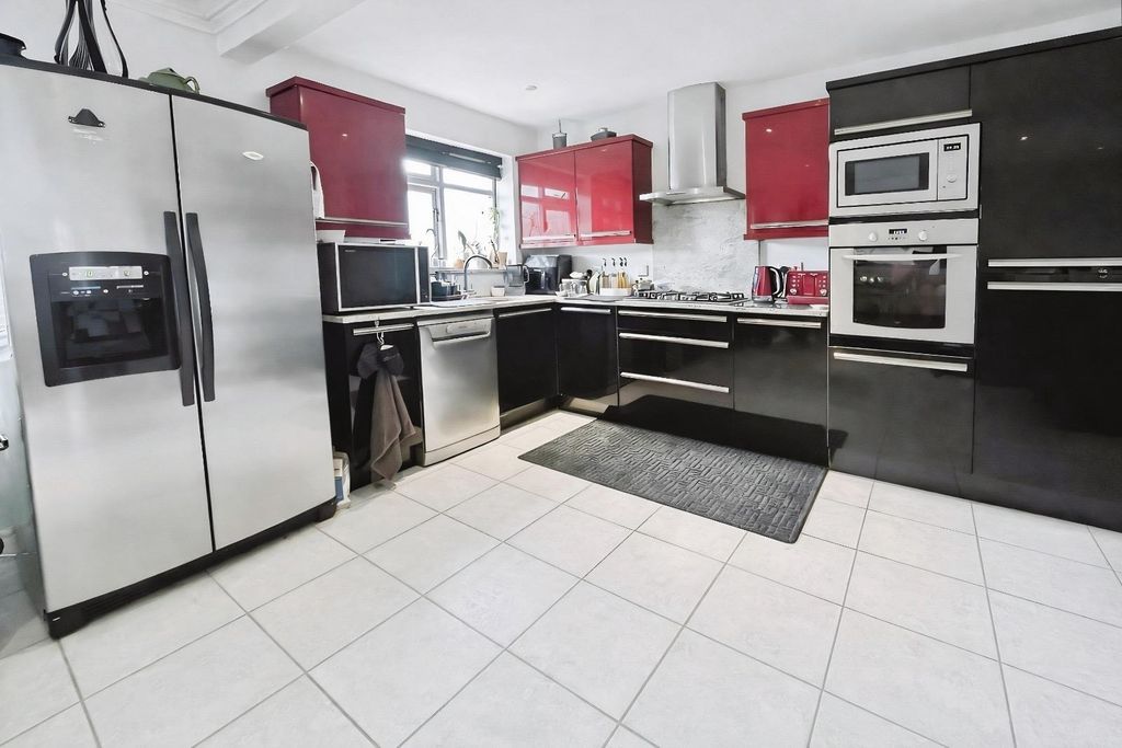 Property photo 2 of 10 Coopers Estate Agents