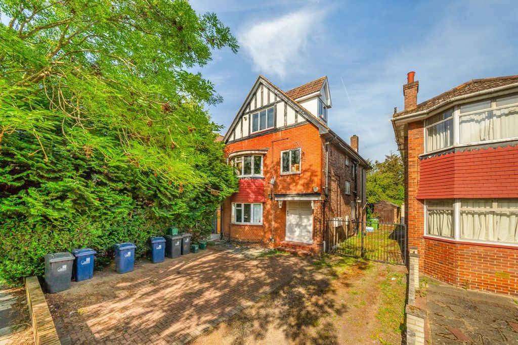 Property photo 1 of 6