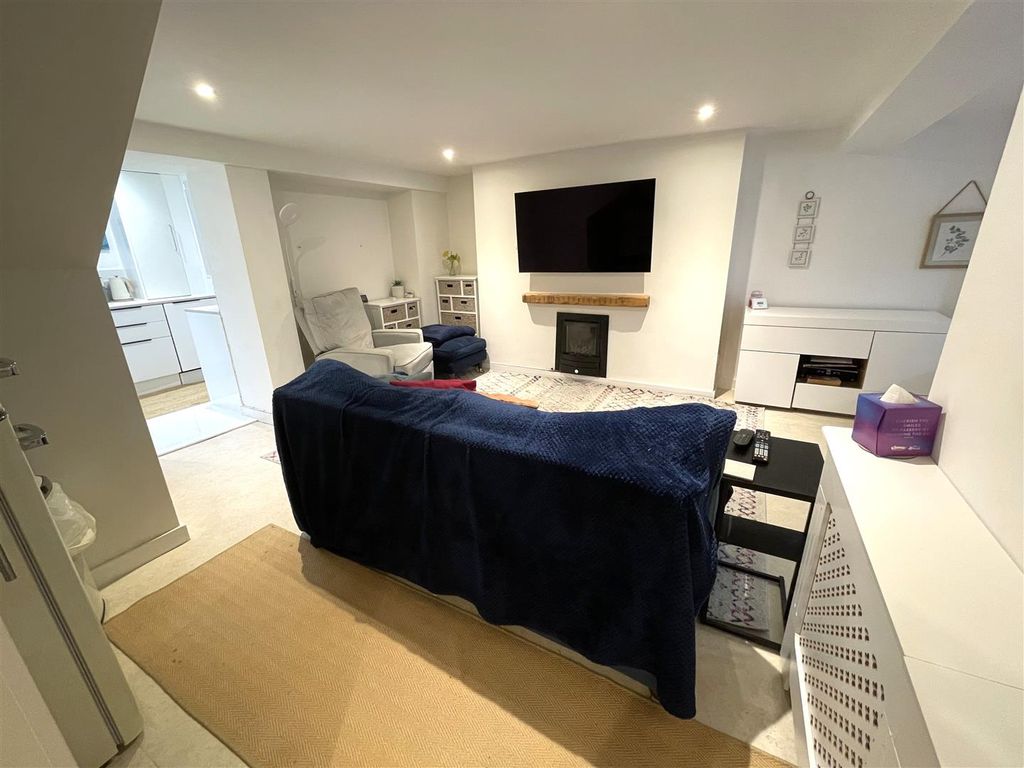 Property photo 2 of 16 Img_8571.Jpg