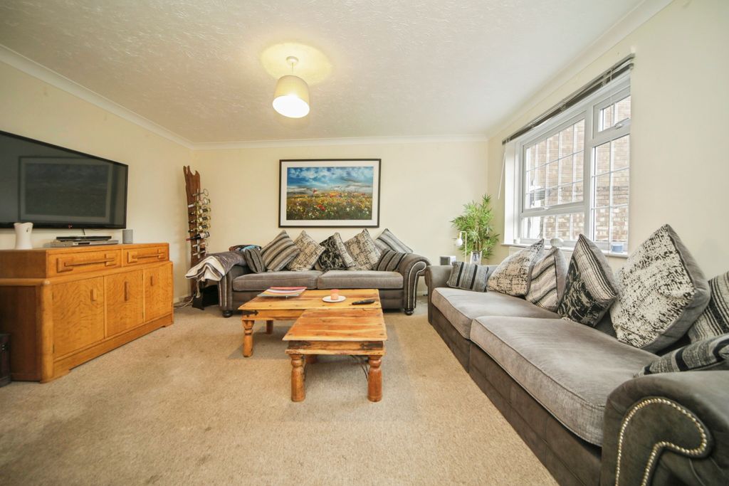 Property photo 3 of 17