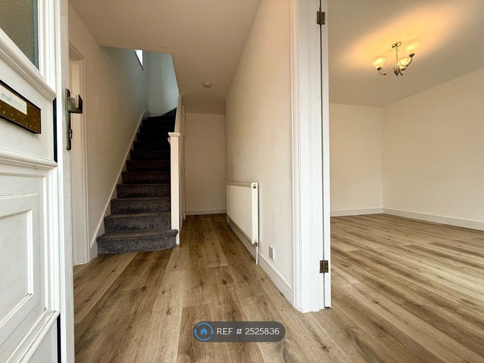 Property photo 2 of 15 Hallway